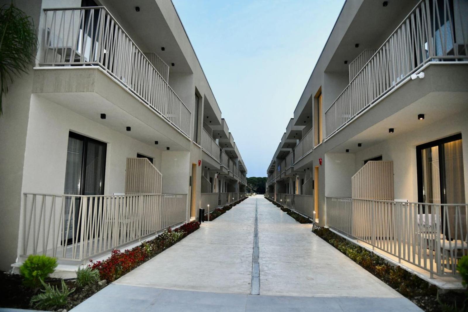 Amber Village Spille Exterior photo